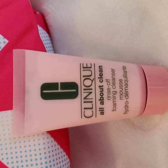 NEW Clinique Beauty Bundle & Estee Lauder Pure Color Lip Stick 💋 & More - Picture 3 of 14